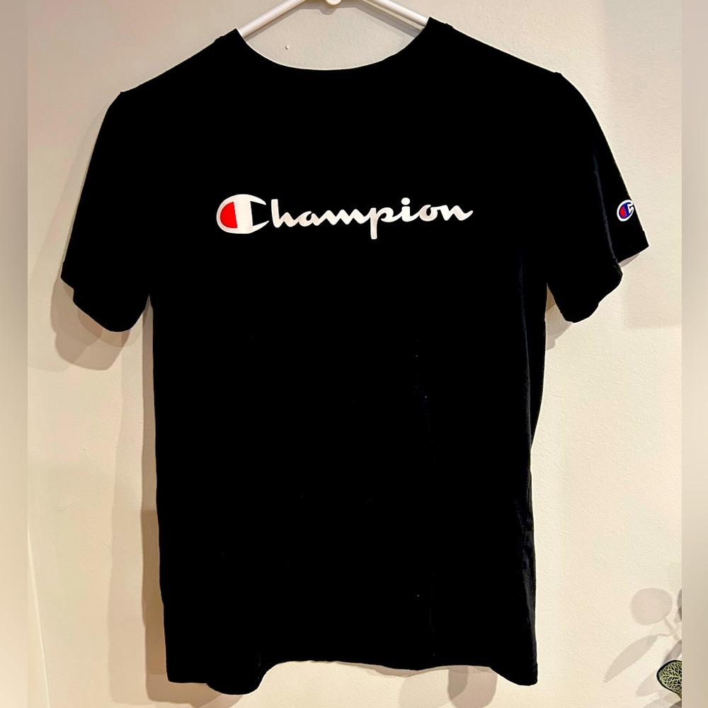 short sleeved champion t-shirt
